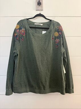 Standard Grace Women’s XL Green Leopard Embroidered Sweatshirt Top New